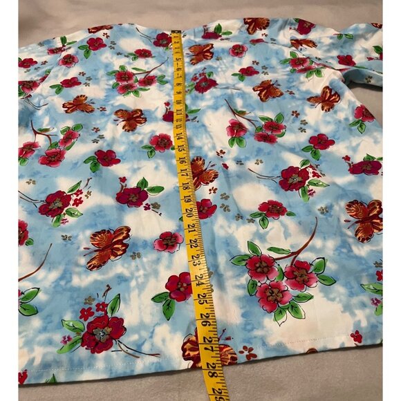 Floral Print V-Neck Short Sleeve Medical Scrub Top With Front Pockets By Fashion - Picture 2 of 4